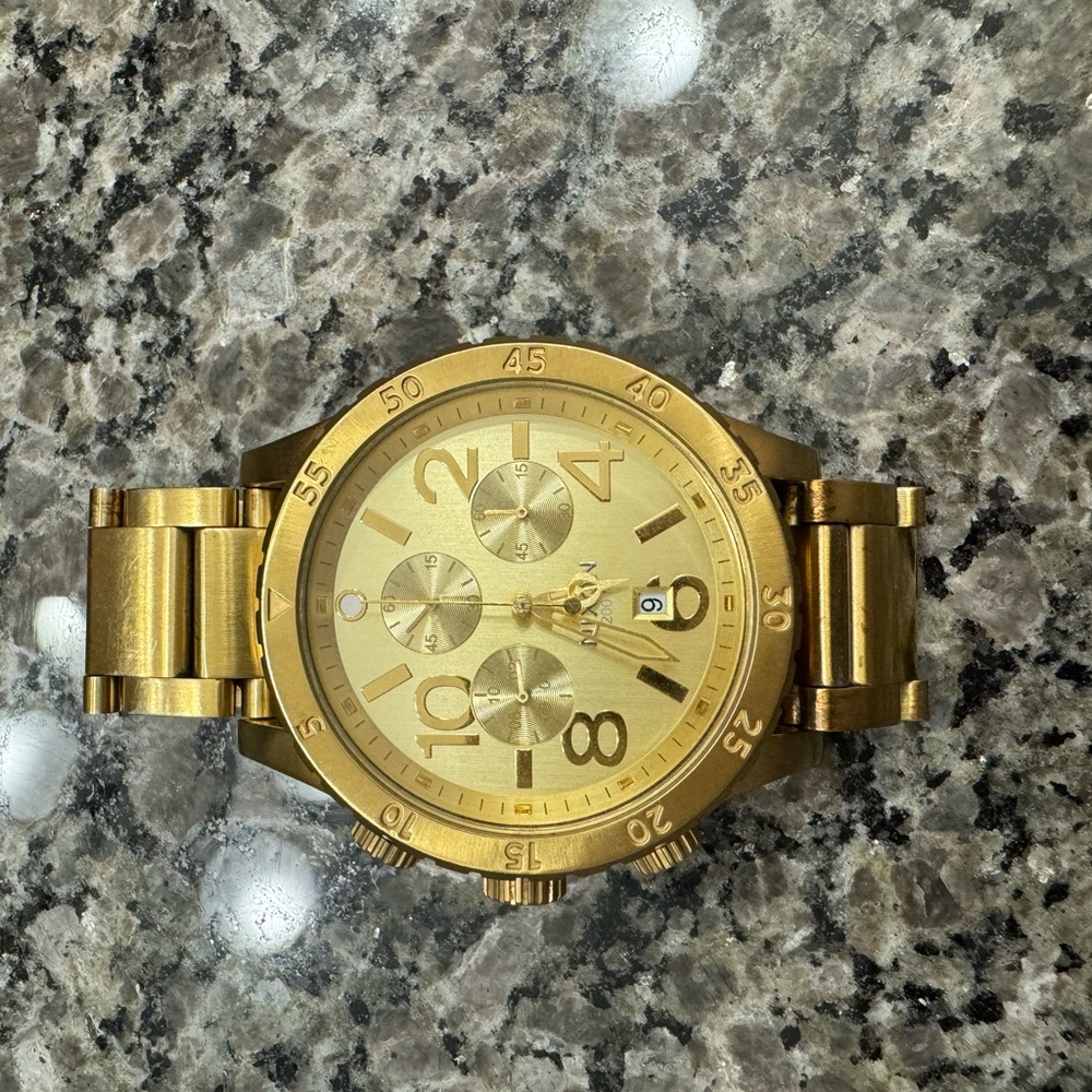 Nixon 48-20 Chrono Watch